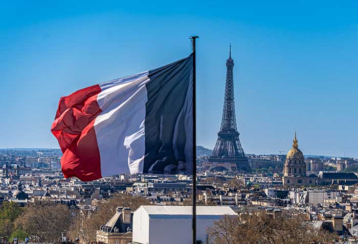 یکی از سریع ترین ویزاهای کاری در فرانسه روش تلنت ویزا می باشد. برای دریافت ویزای استعداد یا Talent visa فرانسه متقاضی باید یکی از شرایط زیر را داشته باشد